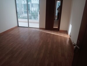 Room in 3 BHK Apartment at Unitech The Close North, Sector 50 – for Rent