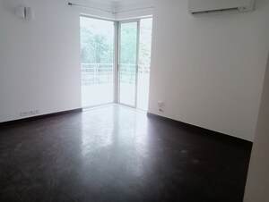 Room in 3 BHK Apartment at Unitech The Close North, Sector 50 – for Rent