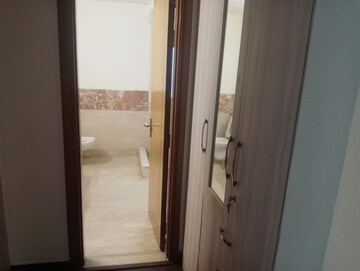 Building Lobby in 3 BHK Apartment at Unitech The Close North, Sector 50 – for Rent