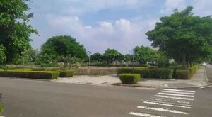  Plot For Sale in DLF Hyde Park, South Mullanpur