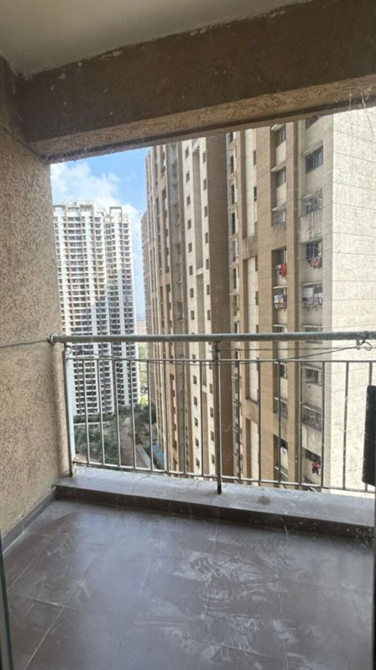 Balcony, siddhi-highland-park 2 Bedroom 662 Sq.Ft. Apartment In Kolshet Road Thane 9868966