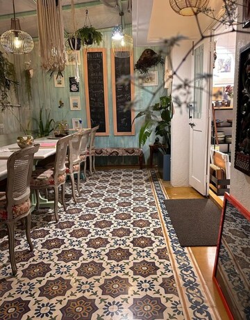  Showroom For Rent in Kalpataru Habitat, Koregaon Park