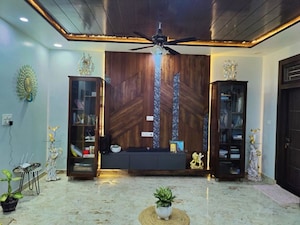 Gym in 6 BHK Villa at Mansarovar Extension – for Sale