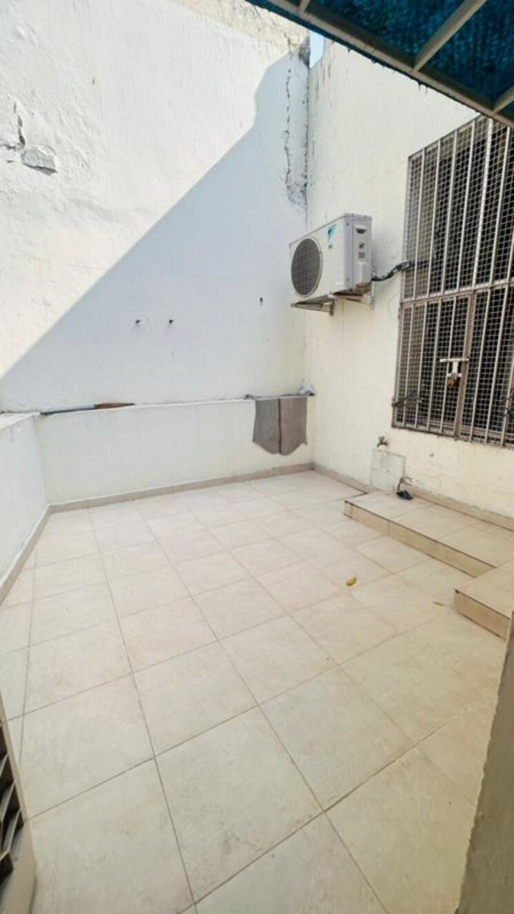 Bathroom, malviya nagar 2 Bedroom 1100 Sq.Ft. Builder Floor In Malviya Nagar Delhi 9869055