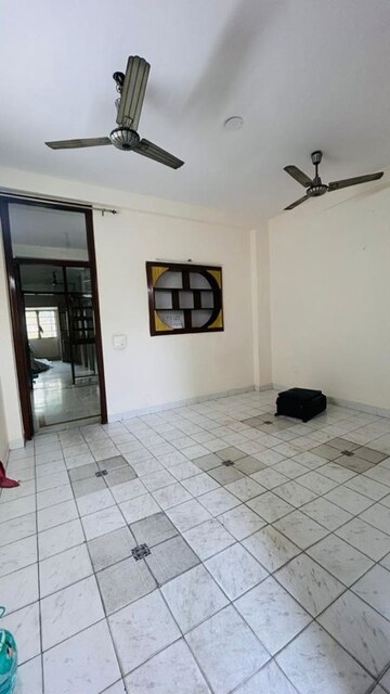 Parking in 2 BHK Builder Floor at Malviya Nagar – for Rent