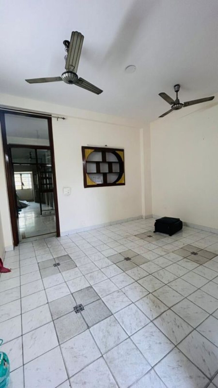  Parking, malviya nagar 2 Bedroom 1100 Sq.Ft. Builder Floor In Malviya Nagar Delhi 9869055