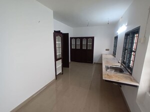 Room in  Office Space at Kadavanthara – for Rent