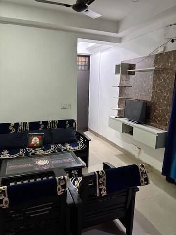 Master Bedroom in 3 BHK Apartment at Gaur City 7th Avenue, Sector 4 Greater Noida – for Rent