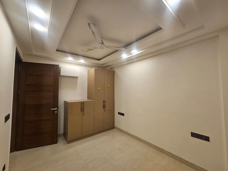 Room, sushant lok ii 2.5 Bedroom 180 Sq.Ft. Builder Floor In Sushant Lok ii Gurgaon 9869826