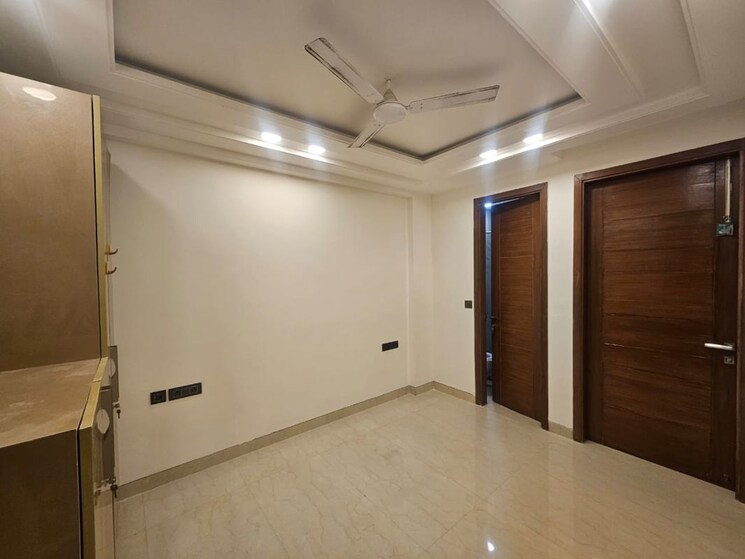 Room, sushant lok ii 2.5 Bedroom 180 Sq.Ft. Builder Floor In Sushant Lok ii Gurgaon 9869826