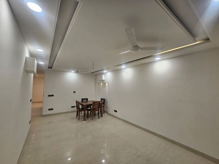 Room, sushant lok ii 2.5 Bedroom 180 Sq.Ft. Builder Floor In Sushant Lok ii Gurgaon 9869826
