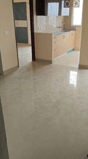 Room in 1 BHK Apartment at Amrapali Dream Valley, Tech Zone 4 Greater Noida – for Rent