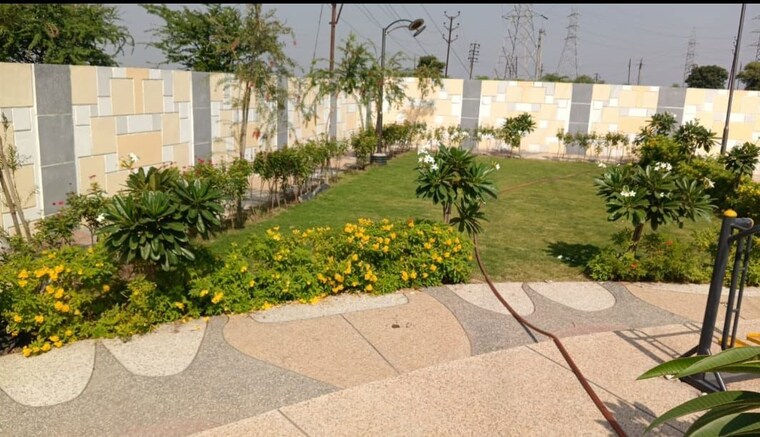 Garden, tdi city  158 Sq.Yd. Plot In Tdi City Panipat 9869288