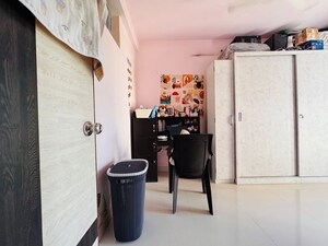 Furnished Amenities in 1 BHK Apartment at Sohna Sector 33 – for Rent