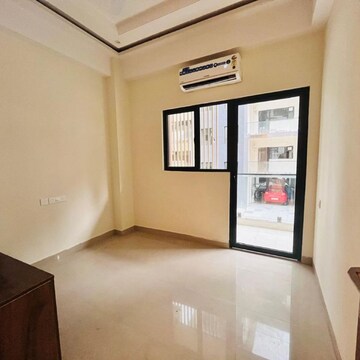 Room in 3 BHK Apartment at Suncity Vatsal Valley, Gwal Pahari – for Rent