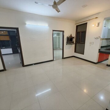 Room in 3 BHK Apartment at CGHS Group Hewo Apartments, Rail Vihar – for Rent