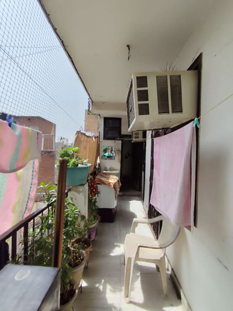 undefined, sangam vihar 2 Bedroom 100 Sq.Yd. Builder Floor In Sangam Vihar Delhi 9870037