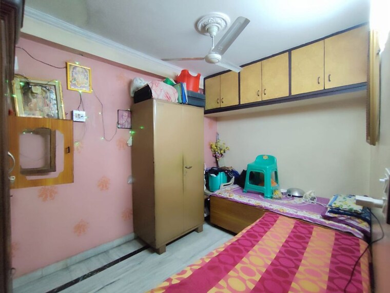 Bedroom, sangam vihar 2 Bedroom 100 Sq.Yd. Builder Floor In Sangam Vihar Delhi 9870037