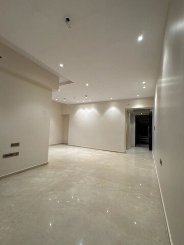 Living Room in 3 BHK Apartment at Mumbai South – for Rent