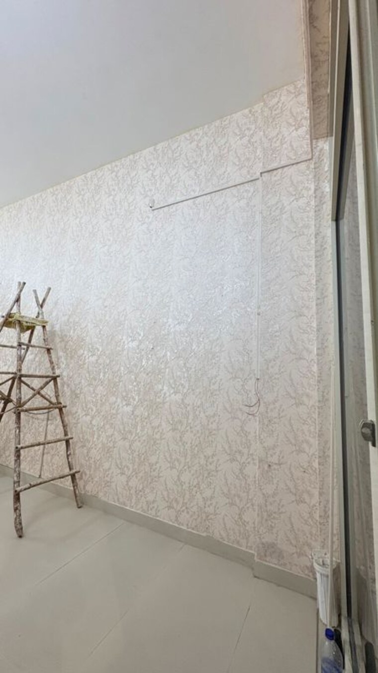 Room, conscient-habitat-residences Commercial Shop 285 Sq.Ft. In Sector 78 Faridabad 9870080