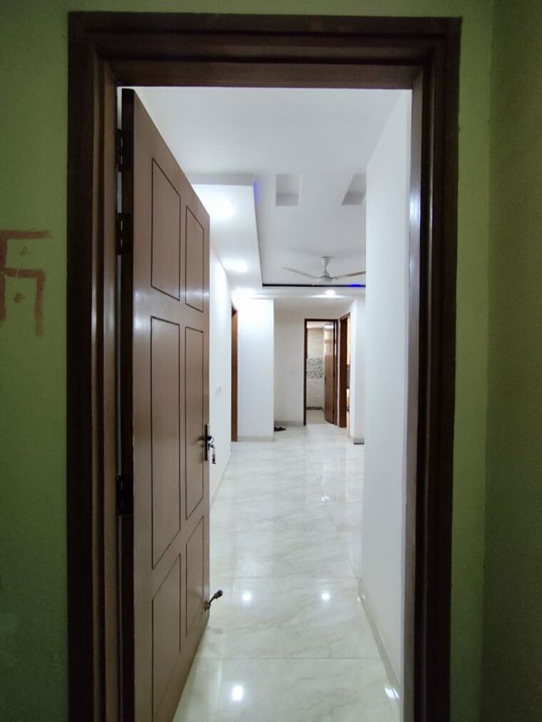 undefined, sangam vihar 2 Bedroom 90 Sq.Yd. Builder Floor In Sangam Vihar Delhi 9870081