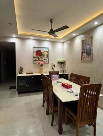Kitchen in 4 BHK Apartment at DLF Oakwood Estate, Dlf Phase ii – for Rent
