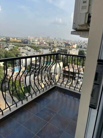 Balcony in 4 BHK Apartment at DLF Oakwood Estate, Dlf Phase ii – for Rent