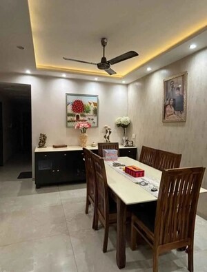 Kitchen in 4 BHK Apartment at DLF Oakwood Estate, Dlf Phase ii – for Rent