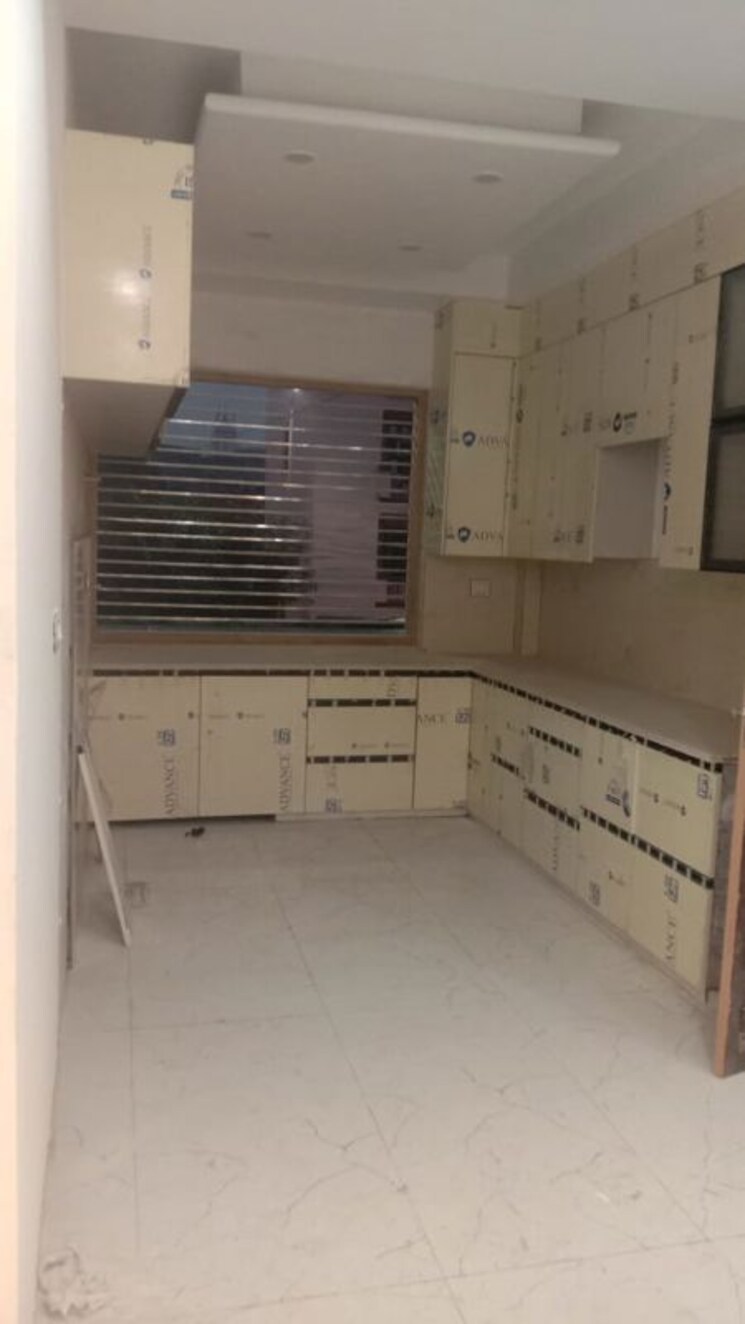 Kitchen, avantika colony 3.5 Bedroom 240 Sq.Yd. Builder Floor In Avantika Colony Ghaziabad 9870096