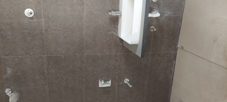 Bathroom, keerthi-westwinds 4 Bedroom 3900 Sq.Ft. Villa In Narsingi Hyderabad 9342919