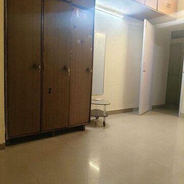 Room in 1 BHK Apartment at Bandra West – for Rent