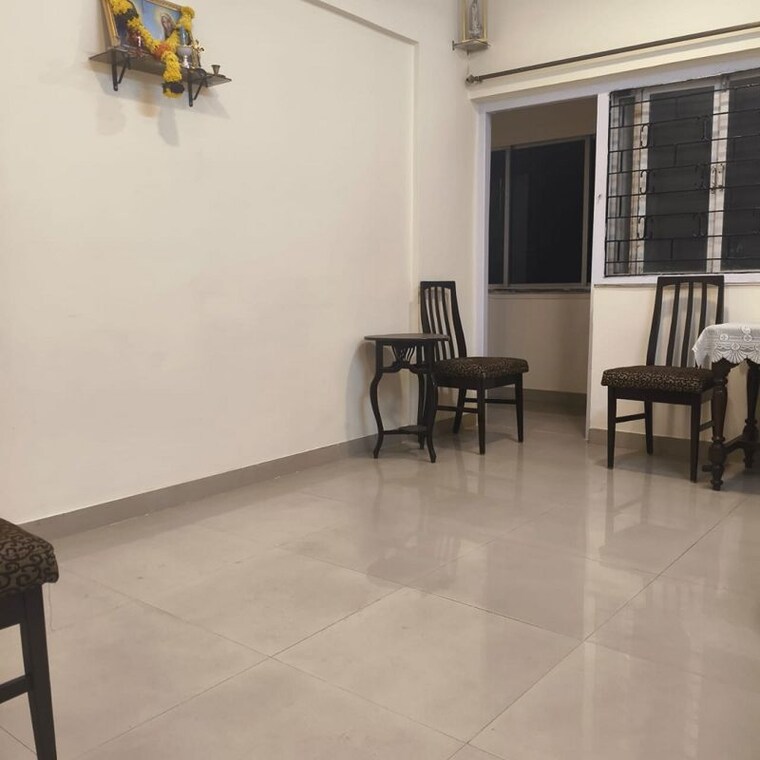 Room, bandra west 1 Bedroom 500 Sq.Ft. Apartment In Bandra West Mumbai 9870101
