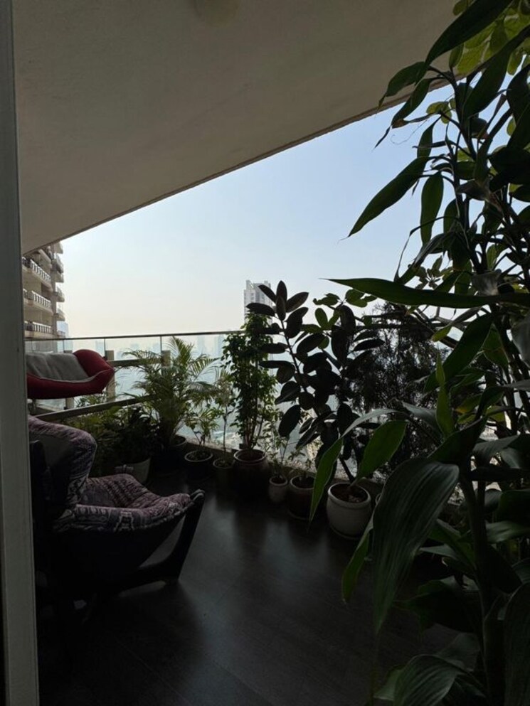 Garden, lnt-crescent-bay-t5 3 Bedroom 1800 Sq.Ft. Apartment In Parel Mumbai 9870119
