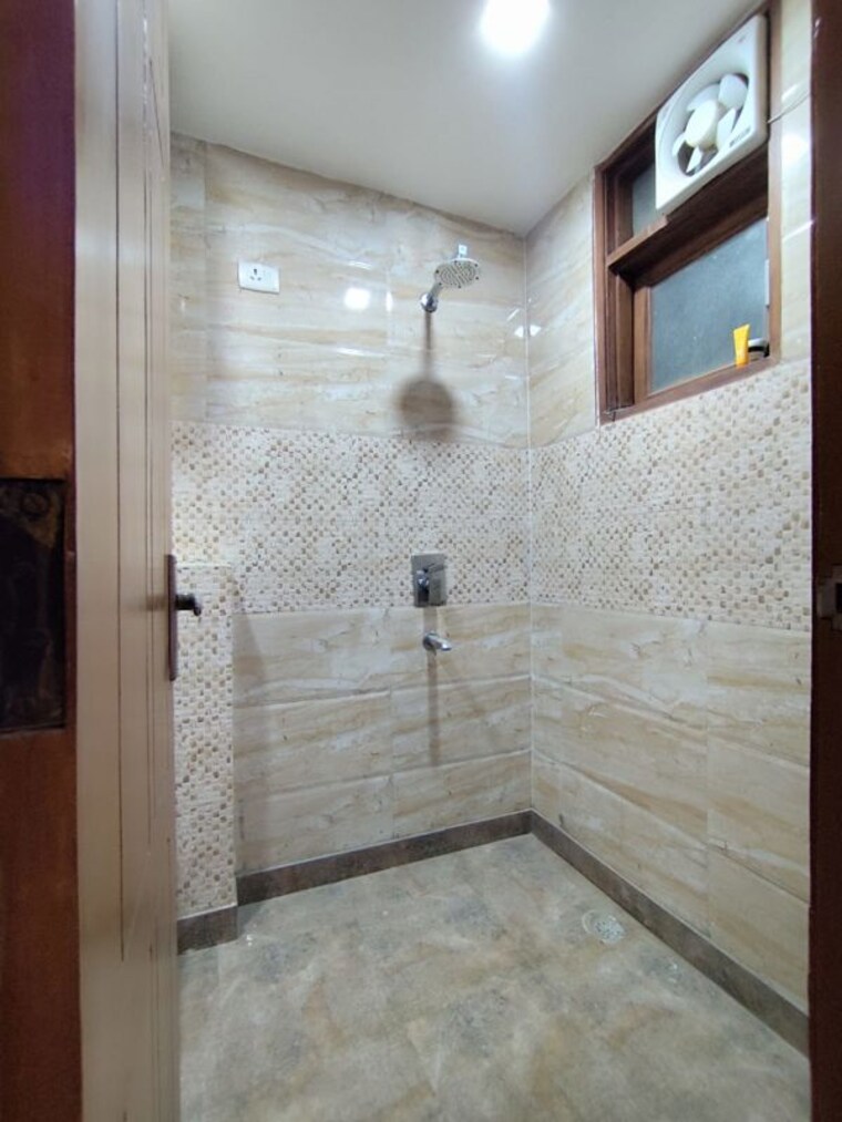Bathroom, sangam vihar 2 Bedroom 101 Sq.Yd. Builder Floor In Sangam Vihar Delhi 9870237