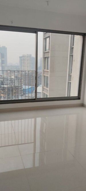 Room in 3 BHK Apartment at Sunteck City Avenue 4, Goregaon West – for Rent