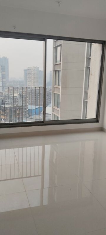 Room in 3 BHK Apartment at Sunteck City Avenue 4, Goregaon West – for Rent