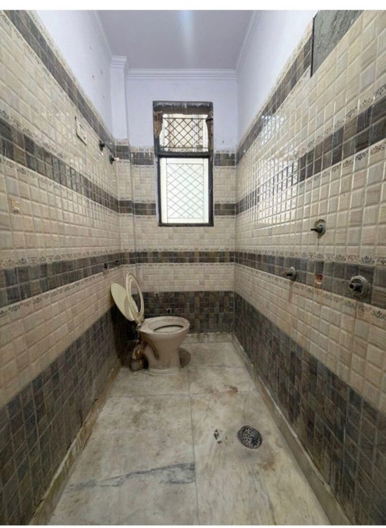 Balcony, sector 89 3 Bedroom 280 Sq.Yd. Builder Floor In Sector 89 Faridabad 9870152