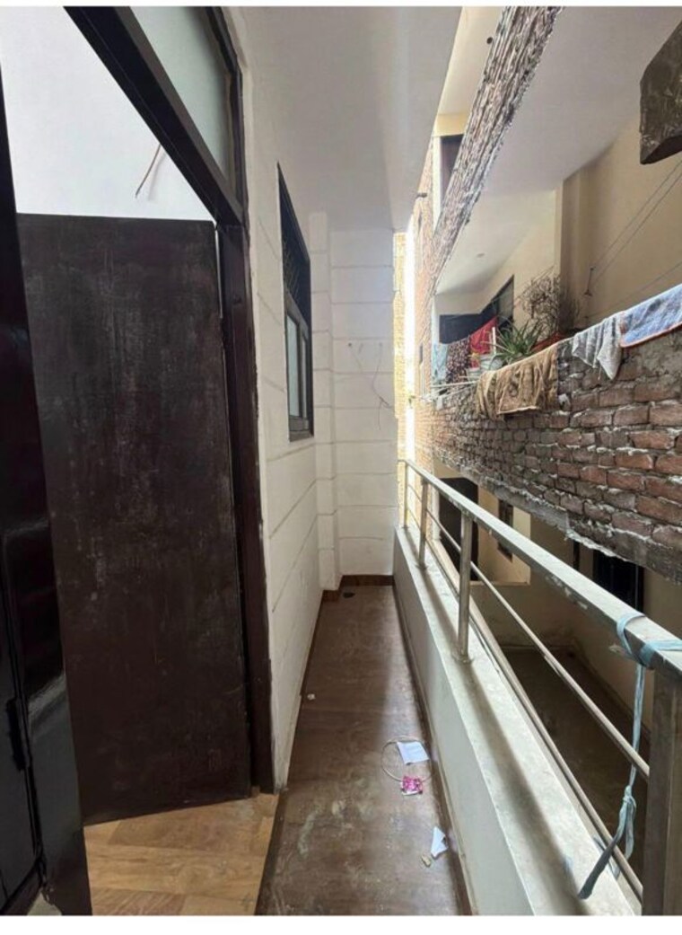 Balcony, sector 89 3 Bedroom 280 Sq.Yd. Builder Floor In Sector 89 Faridabad 9870152