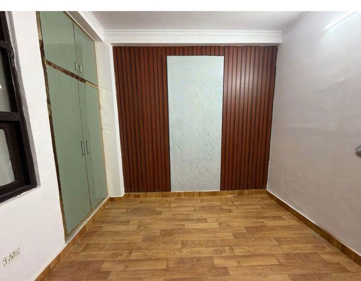 Room, sector 89 3 Bedroom 261 Sq.Yd. Builder Floor In Sector 89 Faridabad 9870165