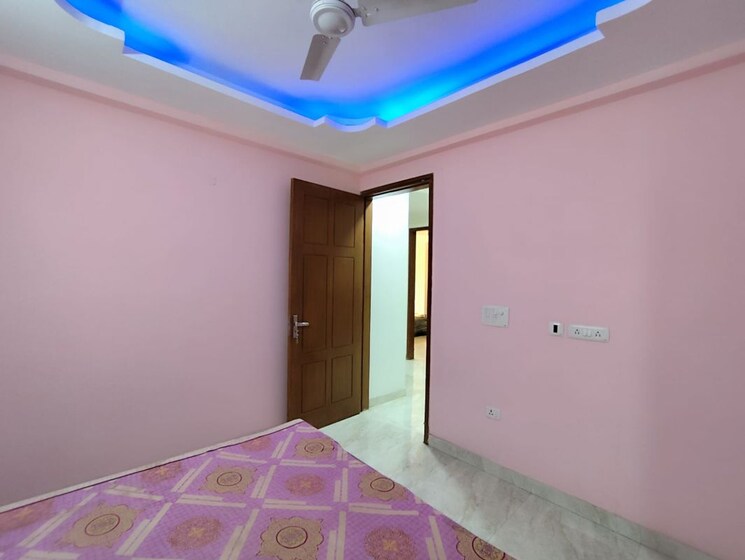 Bedroom, sangam vihar 2 Bedroom 101 Sq.Yd. Builder Floor In Sangam Vihar Delhi 9870246