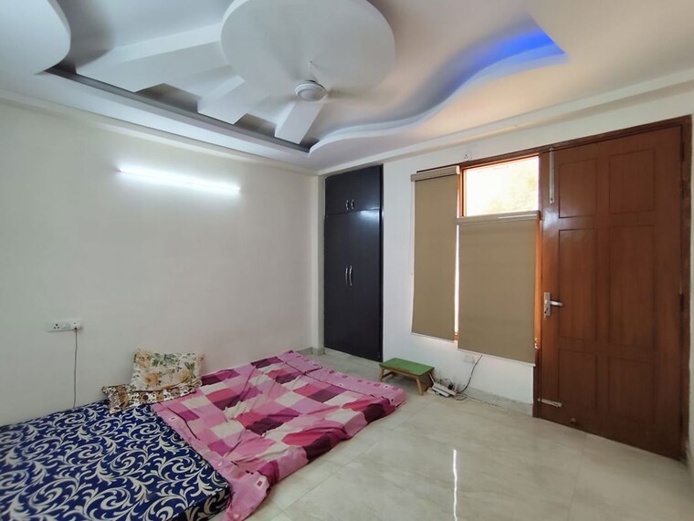 Bedroom, sangam vihar 2 Bedroom 101 Sq.Yd. Builder Floor In Sangam Vihar Delhi 9870246