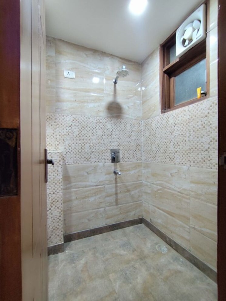 Bathroom, sangam vihar 2 Bedroom 101 Sq.Yd. Builder Floor In Sangam Vihar Delhi 9870246