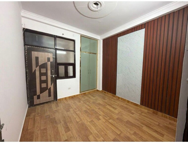 Room, sector 89 3 Bedroom 284 Sq.Yd. Builder Floor In Sector 89 Faridabad 9870196