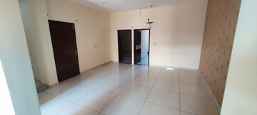 Room in 3 BHK Builder Floor at Lake View Complex, Dhakoli – for Rent