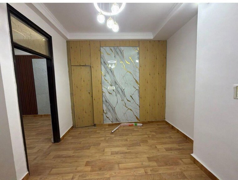 Room, sector 89 3 Bedroom 267 Sq.Yd. Builder Floor In Sector 89 Faridabad 9870225