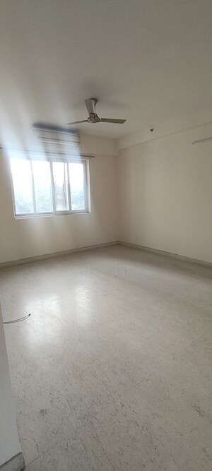 Room in 4 BHK Penthouse at Emaar MGF The Palm Drive Villas, Sector 66 – for Sale