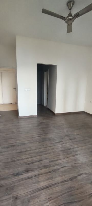 Room in 4 BHK Penthouse at Emaar MGF The Palm Drive Villas, Sector 66 – for Sale