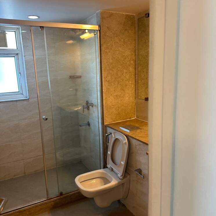 Bathroom, dlf-the-belaire 4 Bedroom 3065 Sq.Ft. Apartment In Golf Course Road Gurgaon 9870317