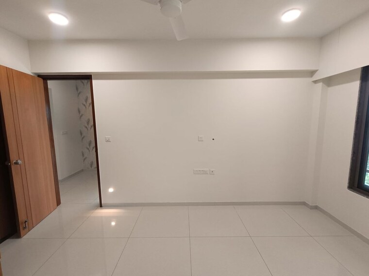 undefined, vaishnodevi circle 3 Bedroom 2335 Sq.Ft. Apartment In Vaishnodevi Circle Ahmedabad 9864883