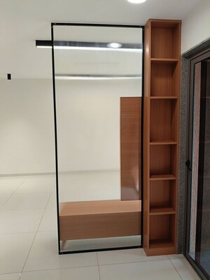 Room in 3 BHK Apartment at Vaishnodevi Circle – for Rent